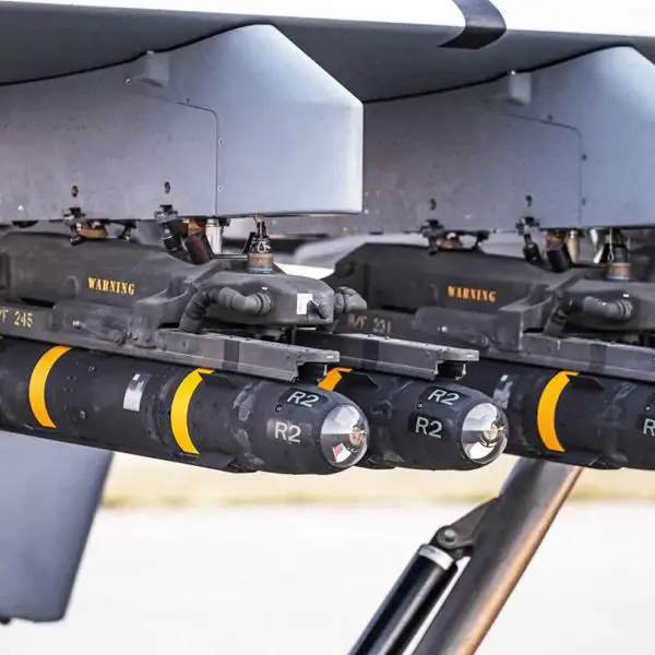 The AH‑64E’s ability to employ Hellfire missiles remains central to its combat relevance, as it gives crews the option to destroy armored vehicles, fortified positions, as well as high‑value targets at standoff ranges and under adverse conditions. (Picture source: US Air National Guard)