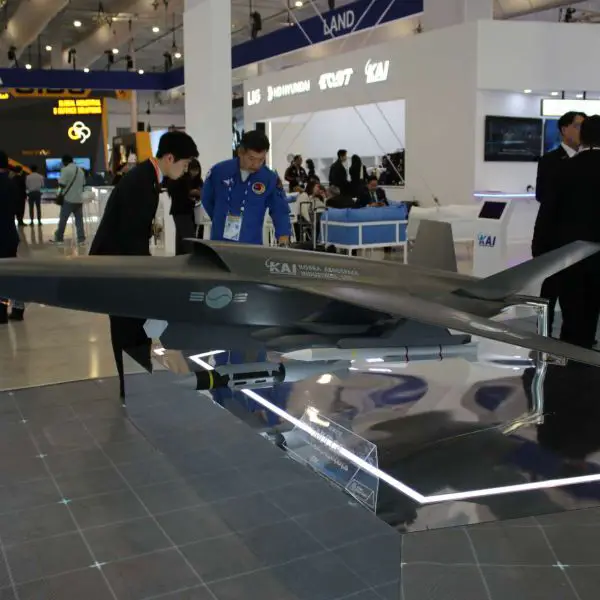 South Korea’s Korea Aerospace Industries has unveiled its MUCCA collaborative combat drone concept in Riyadh, showcasing a modular wingman platform designed to escort fighters, carry precision weapons, and meet evolving Gulf air force requirements  (Picture Source: Army Recognition Group)