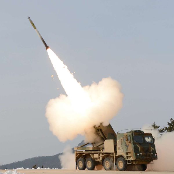 K239 Chunmoo MLRS is a two-modular pod firing 131 mm rockets to 36 km, 239 mm guided rockets to 80 km, and an optional CTM-290 missile to 290 km (Picture source: Hanwha Aerospace).