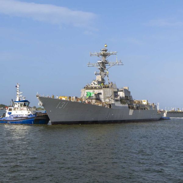 The modern Flight III variant originates from the cancellation of the CG(X) cruiser and the need to replace the SPY-1D(V) radar's limited performance against modern ballistic and low-observable targets. (Picture source: HII)