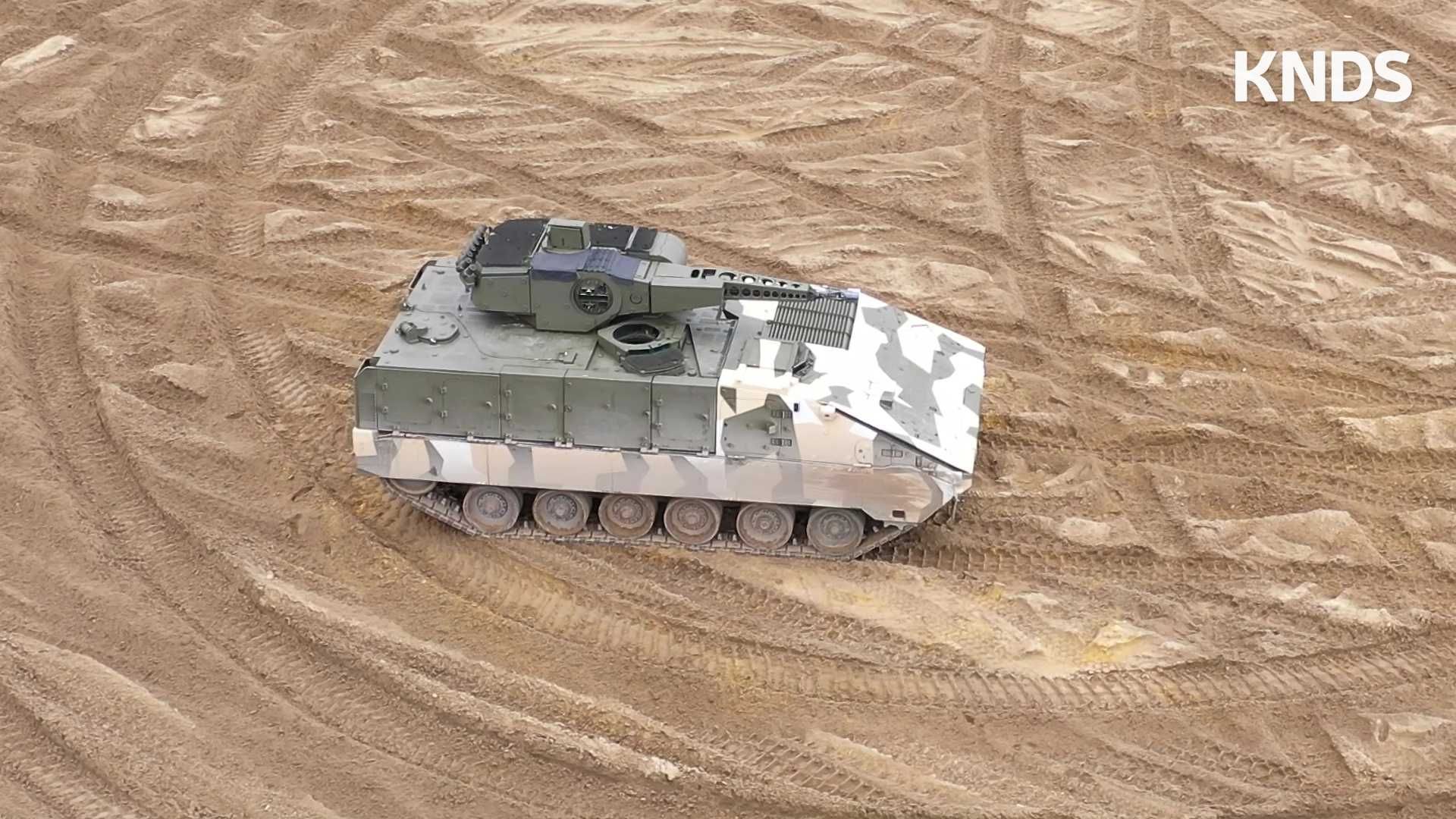 The Boxer Tracked RCT-30 IFV integrates a fully stabilized MK30-2/ABM 30 mm automatic weapon system, already used by the Puma SPz, with a rate of fire of 200 rounds per minute and a combat distance up to 3,000 m. (Picture source: KNDS)