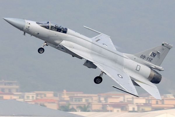 Pakistan’s JF-17 multirole fighter stands at the center of a more than $4 billion arms deal with Libya’s eastern-based Libyan National Army, marking a rare South to South defense agreement aimed at rebuilding combat airpower, securing oil infrastructure, and strengthening Khalifa Haftar’s military leverage despite the UN arms embargo (Picture source: Shimin Gu - JetPhotos).