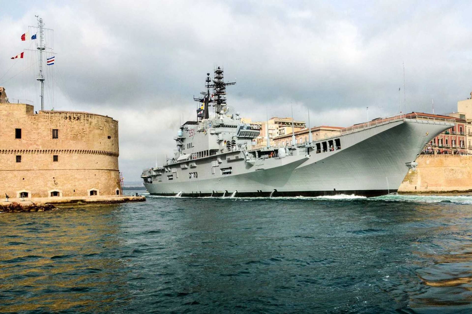 As of 2026, the Giuseppe Garibaldi’s residual accounting value is €54,022,426.67, while annual maintenance costs for 2025 are estimated at about €5 million, covering energy consumption, security, surveillance, and minimal technical upkeep. (Picture source: Italian Navy)