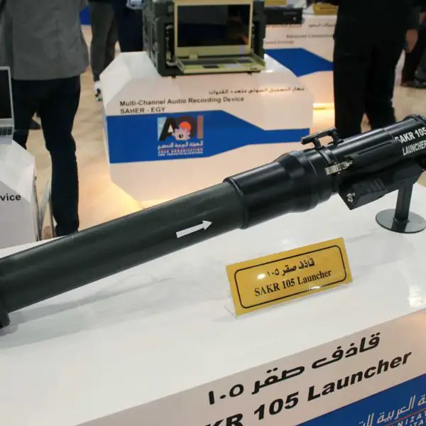 The Sakr 105 is a shoulder-mounted launcher firing 105 mm projectiles, including anti-tank and thermobaric rounds, allowing Egyptian infantry units to employ it against fortified positions, personnel in cover, or lightly armored vehicles. (Picture source: Army Recognition)