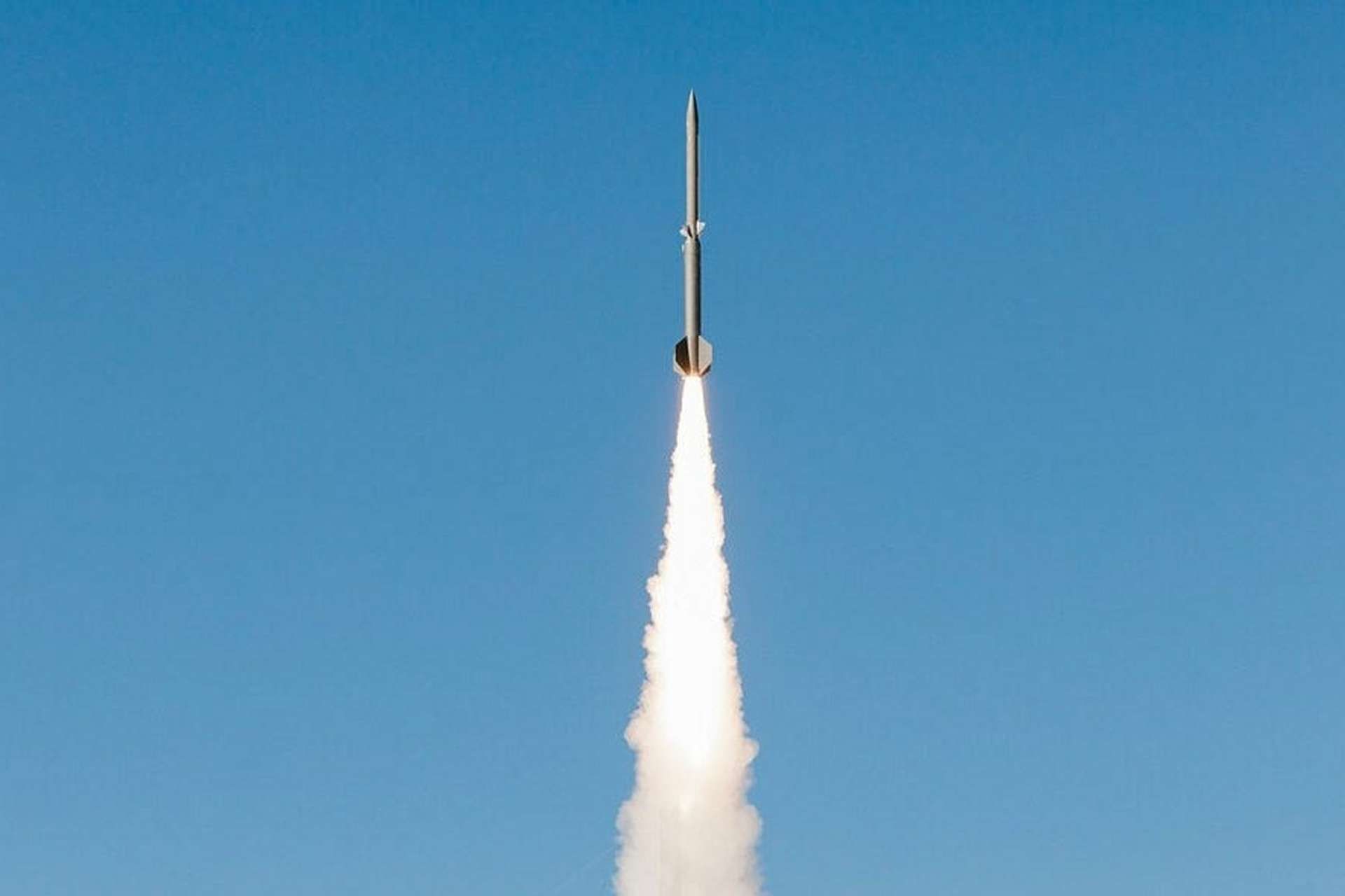 Blackbeard is a low-cost hypersonic strike missile built for production, delivering precision hits on moving or hardened targets. Its maneuvering flight reduces warning time, complicates defenses, and supports dispersed HIMARS-class launches (Picture source: Castelion).