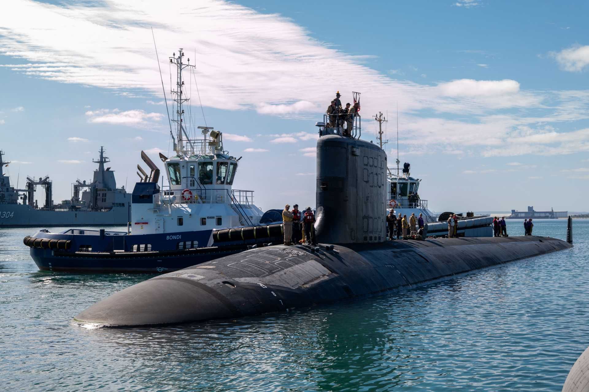 While the strategic shift is intended to maximize cost efficiencies and ease pressure on backlogged American shipyards, it fundamentally reduces the long-term operational lifespan of the Royal Australian Navy's future undersea force. (Picture source: US Navy)