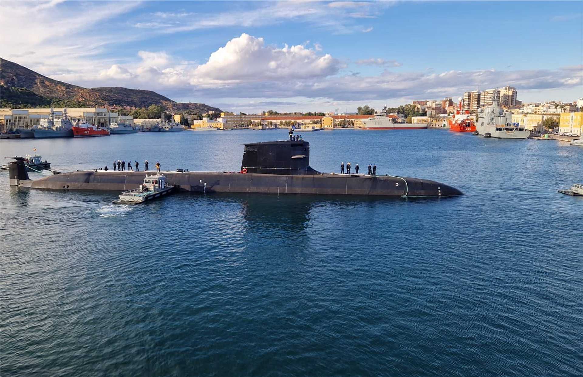 Spain’s second S-80 Plus-class submarine, S-82 Narciso Monturiol, afloat at Navantia’s Cartagena shipyard on November 17, 2025, as it prepares to begin harbour and sea trials ahead of delivery to the Spanish Navy.