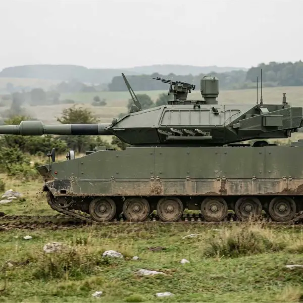 The new CFL-120 Karpat medium tank unveiled by CSG and FNSS at IDEB 2026 combines a 120 mm NATO-standard gun, advanced protection systems, and high tactical mobility in a 34-ton tracked combat vehicle designed for modern networked warfare.