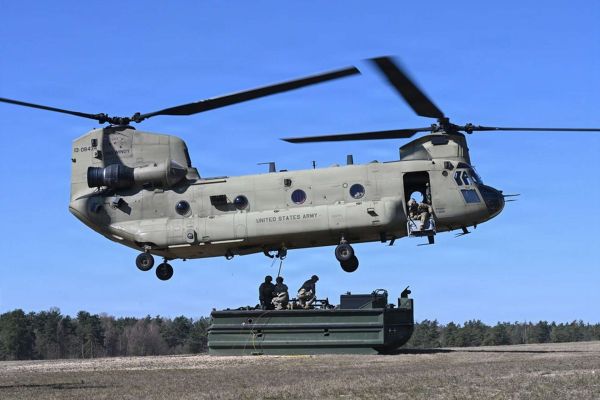 Boeing’s $396.8 million U.S. Army contract modification will provide CH-47F Block I Chinook heavy-lift helicopters to South Korea and Spain, strengthening allied rotary-wing transport, battlefield logistics, casualty evacuation, and NATO interoperability (Picture source: U.S. DoW).