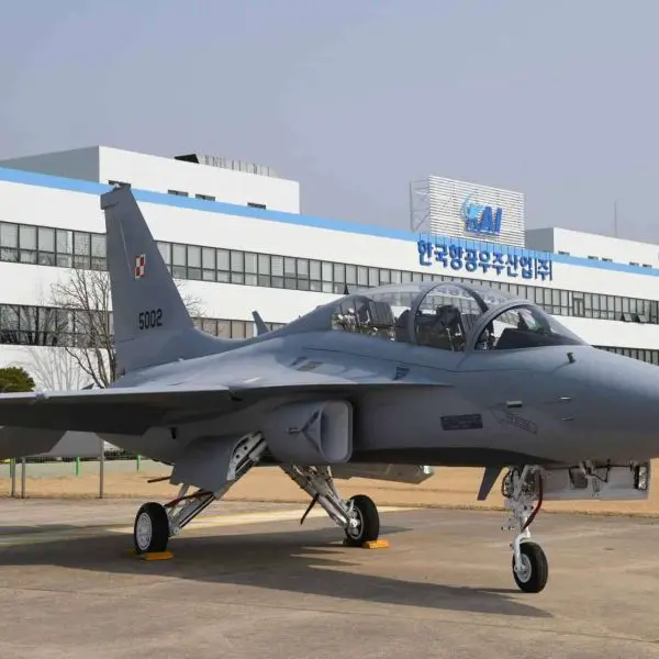 Poland’s FA-50PL fighters are set to receive AIM-120C AMRAAM missiles, giving them true beyond-visual-range combat capability. Paired with AESA radar, Link 16, and AIM-9X support, the upgrade will strengthen air policing, defensive counter-air, and NATO interoperability (Picture source: Polish Mod).