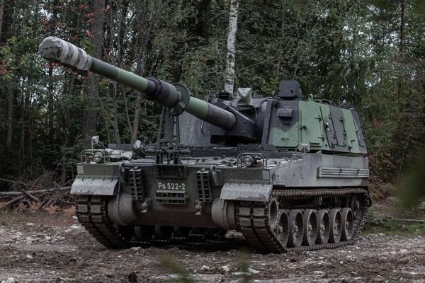 Finland is expanding its K9 Thunder fleet with 112 additional 155 mm self-propelled howitzers from South Korea, nearly doubling its inventory to 208 systems and significantly strengthening its mobile long-range artillery capability in response to the growing Russian threat and Europe’s broader rearmament drive (Picture source: Finland MoD).