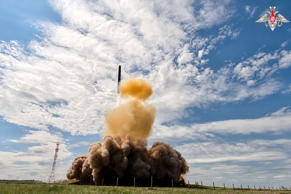 Russia’s May 19–21 nuclear forces exercise combined Iskander-M missile drills in Belarus, strategic bomber and submarine activity, and planned ballistic and cruise missile launches, signaling Moscow’s ability to link tactical nuclear-capable systems with wider strategic deterrence near NATO’s eastern flank (Picture source: Russian MoD).