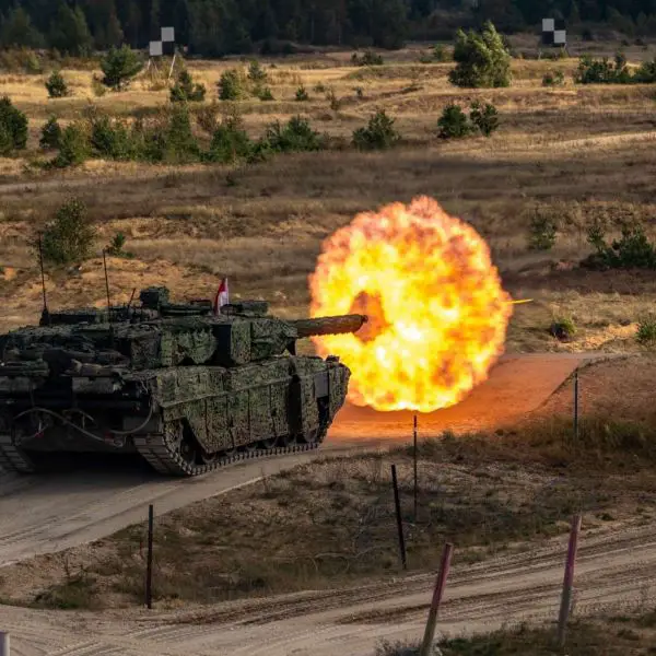 Denmark’s live-fire activity in Latvia therefore goes beyond a simple training event. It demonstrates the operational maturity of the Leopard 2A7 DK program, the result of a sustained modernization effort that has brought the Danish armored force to NATO’s highest standards (Picture Source: NATO)