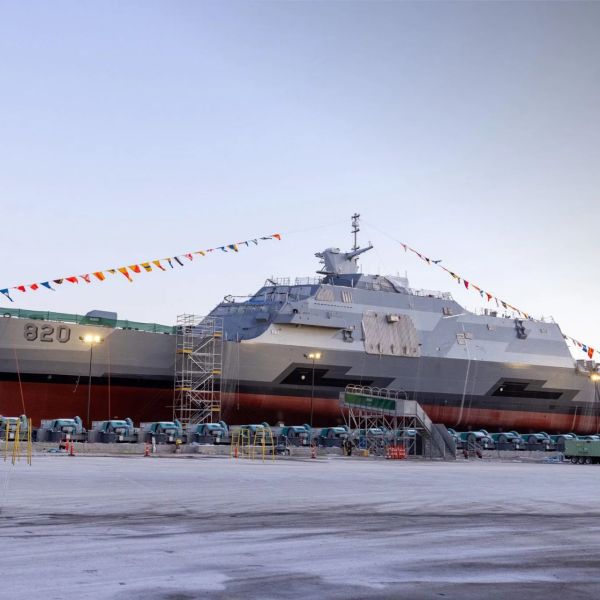 The HMS Saud (820) has an overall length of approximately 118 meters, in some sources detailed as 118.6 meters, with a beam of 17.6 meters, a draft of about 4.3 meters, and a full-load displacement estimated at roughly 3,600 tonnes.