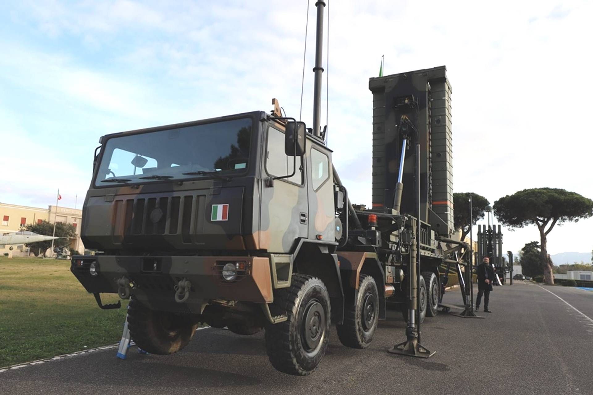 New SAMP/T NG launcher unit delivered to the Italian Army, equipped with the Aster 30 B1NT missile, offering enhanced capability against ballistic and aerodynamic threats as part of Italy’s upgraded multi-layered air defense network.