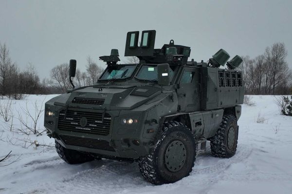 The Mac Owl can ford water obstacles up to 1,200 mm deep without preparation, cross ditches up to 800 mm wide, climb gradients of 60 percent, and operate on lateral slopes of up to 21 percent. (Picture source: X/Dimko Zhluktenko)