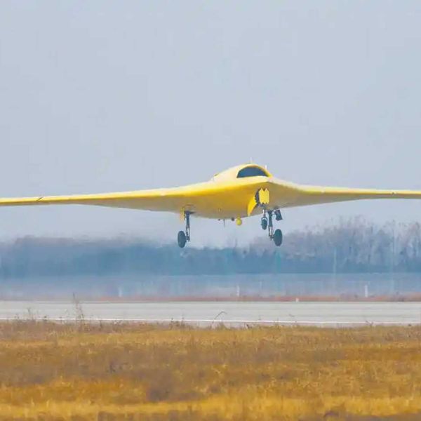The maiden flight of the CH-7 reportedly concentrated on functions that are particularly challenging for tailless unmanned aircraft, including autonomous taxiing, automated takeoff and landing, basic attitude control, and trajectory tracking. (Picture source: CASC)