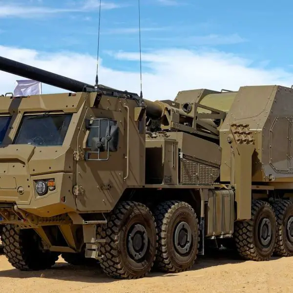 Elbit SIGMA NG is a 155mm/52-caliber self-propelled truck howitzer with a fully automated, 360-degree turret, a 40-round onboard ammunition load, and MRSI firing, operated by a three-soldier crew from a protected cab and optimized for rapid shoot-and-scoot artillery missions (Picture source: Elbit America).