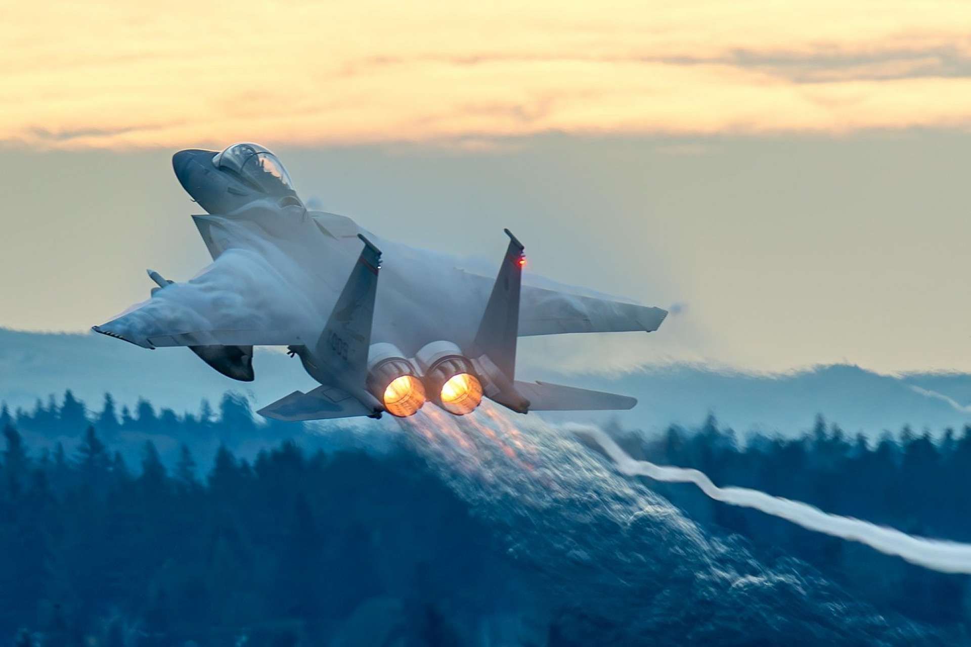 The U.S. Air Force is expanding its F-15EX fleet to 267 aircraft and requesting 24 more in FY2027, signaling a strategic shift toward rebuilding fighter mass, missile capacity, and sustained combat power for a high-intensity war (Picture Source: BOEING)