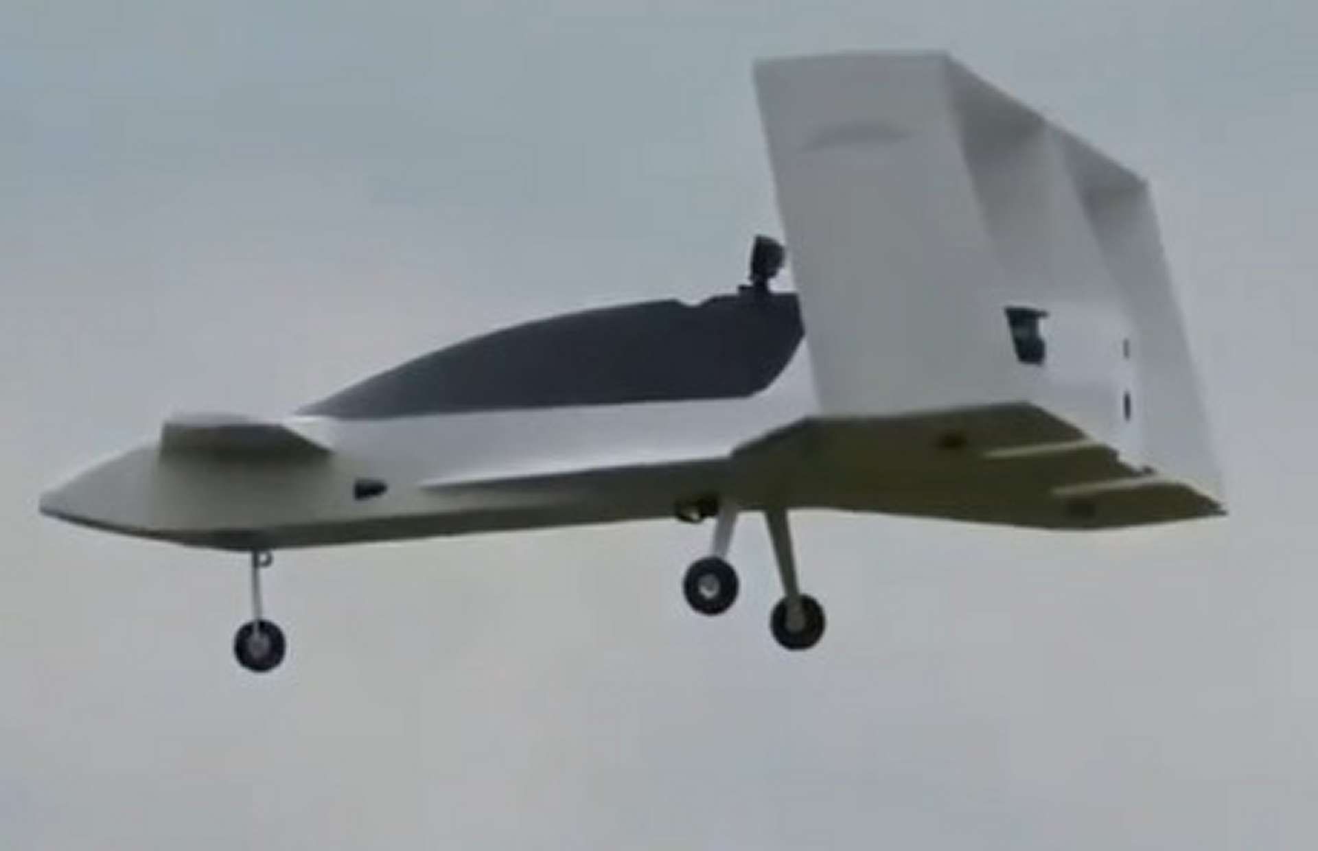 Jetoptera’s Fluidic Propulsive System uses blade-free thrusters powered by a compact gas generator to deliver quiet VTOL and high-speed flight, enabling safer operations in tight spaces, reduced acoustic signature, and efficient lift for unmanned or manned military platforms (Picture source: Jetoptera).