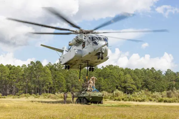 The Sikorsky CH-53K King Stallion, the largest and heaviest helicopter in the U.S. armed forces, can carry 12,247 kg over a 204 km mission radius in high and hot conditions, and has demonstrated its ability to lift 16,329 kg during testing. (Picture source: U.S. Marine Corps)