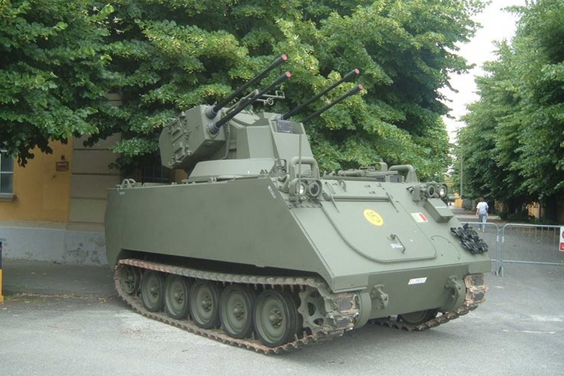 The SIDAM-25's armament consists of four 25 mm Oerlikon KBA cannons mounted in a 2x2 configuration within a fully rotating aluminum turret, producing a combined system rate of 2,280 to 2,400 rounds per minute. (Picture source: X/NicoConcu)