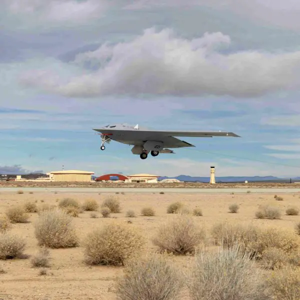 U.S. Air Force operational test pilot flies the B-21 Raider at Edwards Air Force Base, marking an early shift from developmental flight testing toward combat-focused evaluation of the stealth bomber’s weapons integration, survivability, and future nuclear and conventional strike roles (Picture source: U.S. DoW).