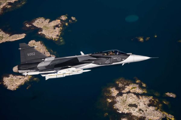 Saab Gripen E fighter aircraft. Designed to operate in highly contested environments, the Gripen E is increasingly being compared with the F-16 as Ukraine evaluates future air combat capabilities against advanced Russian air defenses and electronic warfare threats.