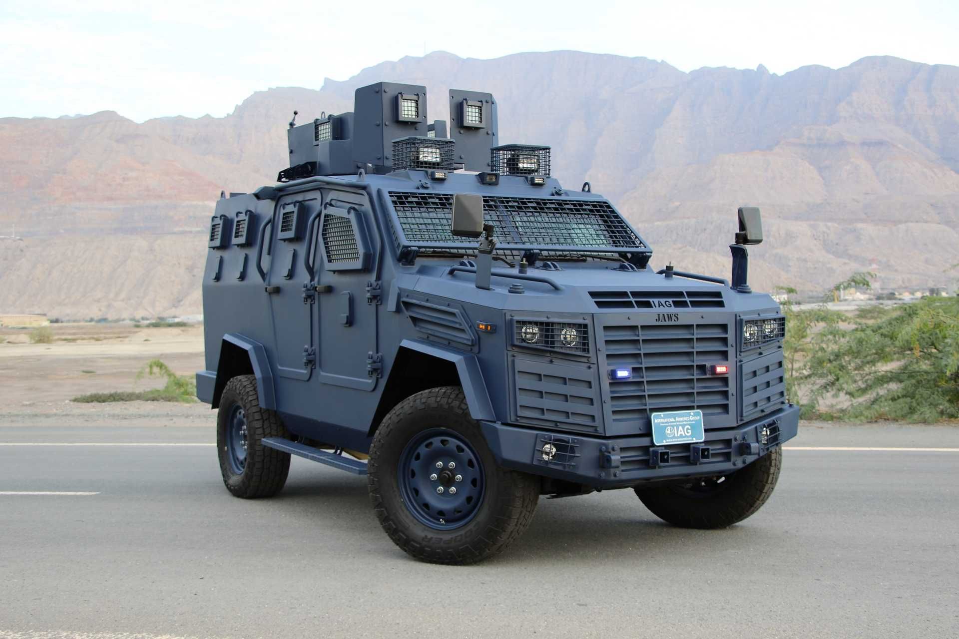 JAWS APC 4x4 armored personnel carrier vehicle IAG UAE Canada specifications technical data fact sheet pictures video