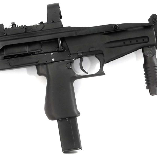 Modernized 9 mm SR.2M submachine gun with folding metal stock and improved lock, firing high-penetration 9x21 mm rounds from 20- or 30-round magazines for compact close-quarters use out to 200 m, optimized for rapid deployment in vehicles, urban fighting, and protective security missions (Picture source: Kalashnikov Group).
