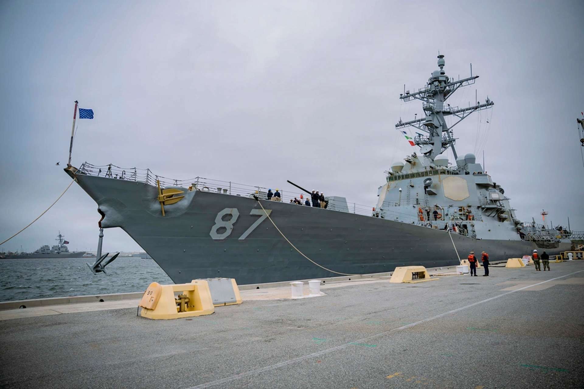 USS Mason (DDG 87) departs Mayport for deployment with the George H. W. Bush Carrier Strike Group, bringing Aegis air and missile defense, anti-submarine warfare, and multi-mission combat capability to U.S. 2nd Fleet operations in the Atlantic and Arctic (Picture source: U.S. DoW).