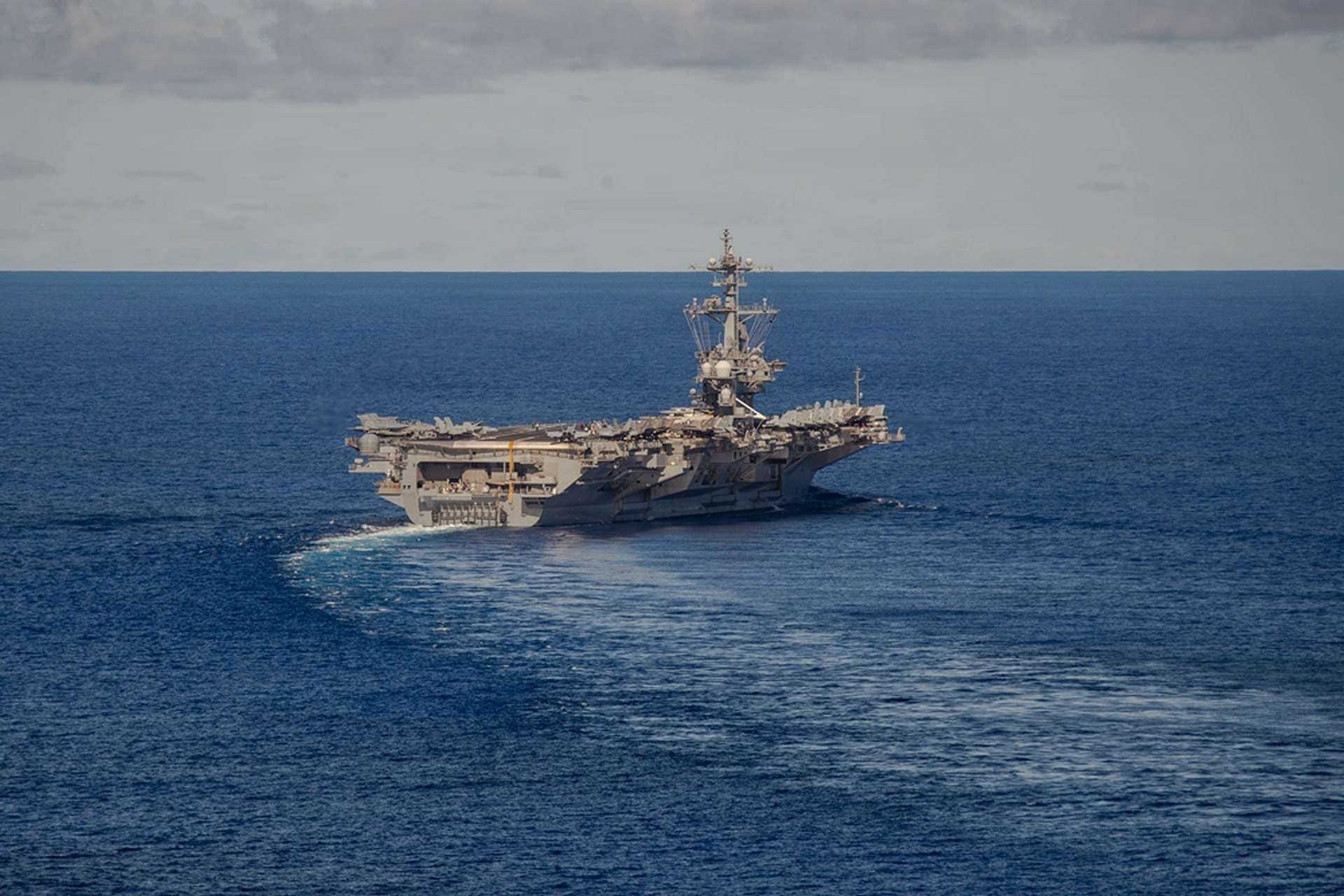 USS George Washington (CVN 73) conducted MH-60 Seahawk helicopter operations in the Philippine Sea, highlighting the U.S. Navy’s forward-deployed carrier presence, rotary-wing anti-submarine and anti-surface capabilities, and operational readiness amid growing Chinese naval activity in the Western Pacific (Picture source: U.S. DoW).