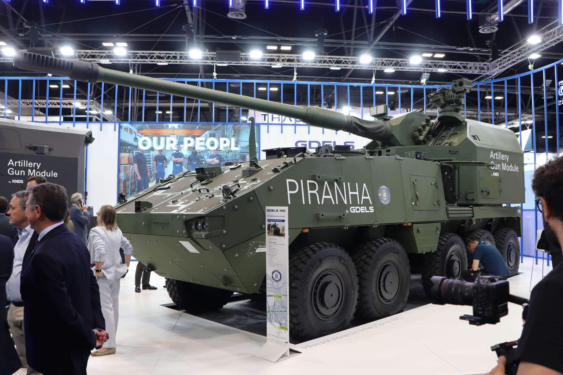 Switzerland will procure 32 KNDS AGM 155mm self-propelled howitzers on Piranha IV 10x10 wheeled armored vehicles to replace its aging M109 fleet, improving range, mobility, automated fire control and survivability for territorial defense from 2031 (Picture source: Army Recognition Group).