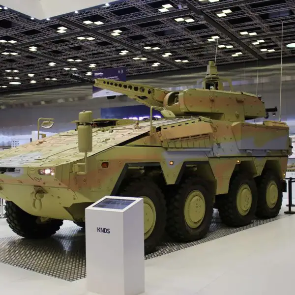 Boxer RCT30’s stabilised remote turret combines a 30 mm airburst cannon, coaxial MG, and optional guided missiles for accurate on-the-move fire against armor, troops in cover, and low-flying threats (Picture source: Army Recognition Group).