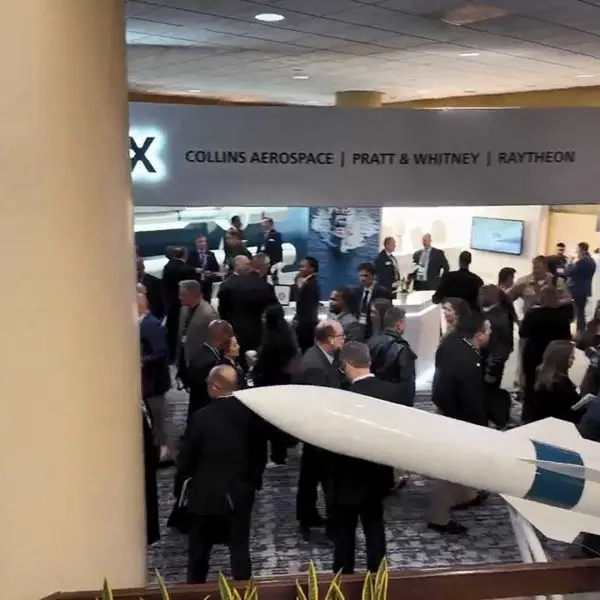 The SM-2 Block IIIC adds the new active radar seeker and control upgrades, while the Block IIICU replaces the SM-2's internal electronics to ensure long-term production and sustainment. (Picture source: X/笑脸男人)