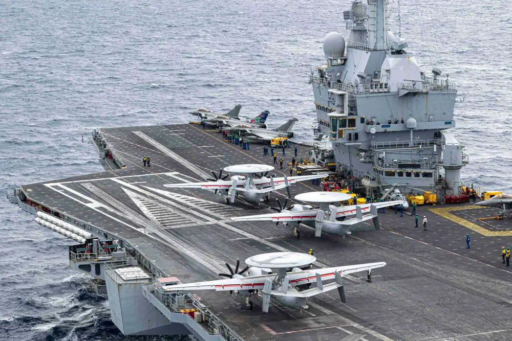 Three E-2C Hawkeye airborne early warning aircraft were catapulted sequentially from the aircraft carrier Charles de Gaulle during operations in the eastern Mediterranean. (Picture source: French Navy)