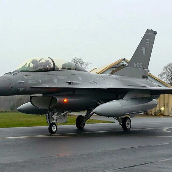 The six fighters are the first part of a broader program that includes 24 operational F-16AM/BM fighter jets plus one non-flying airframe for ground instruction under an agreement signed in April 2024 within the Peace Condor framework. (Picture source: Argentine MoD)