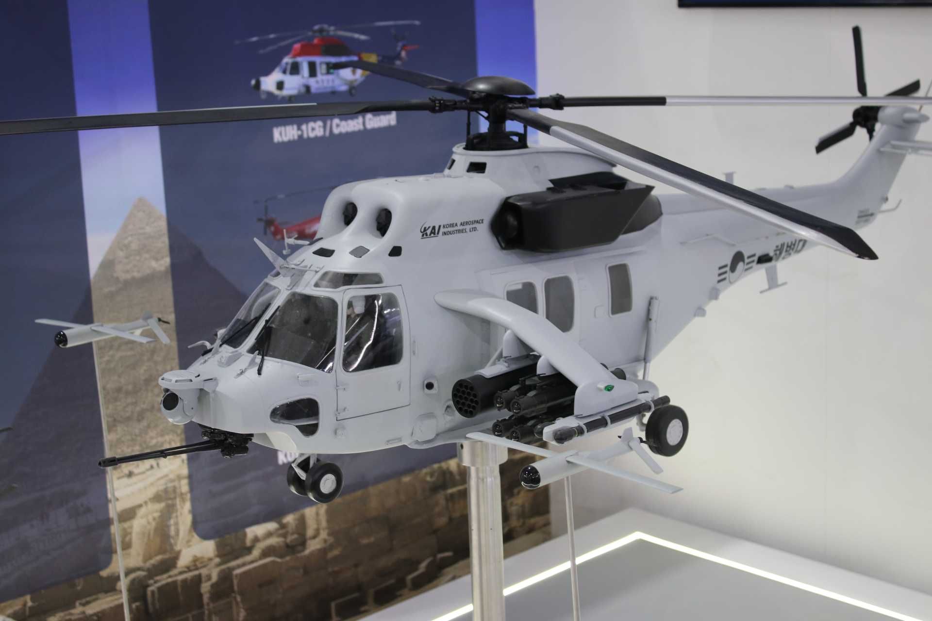 A 1:10 scale model placed the ALE alongside the MAH-1 as an auxiliary system intended to expand situational awareness, reconnaissance coverage, and stand-off engagement capacity. (Picture source: Army Recognition)