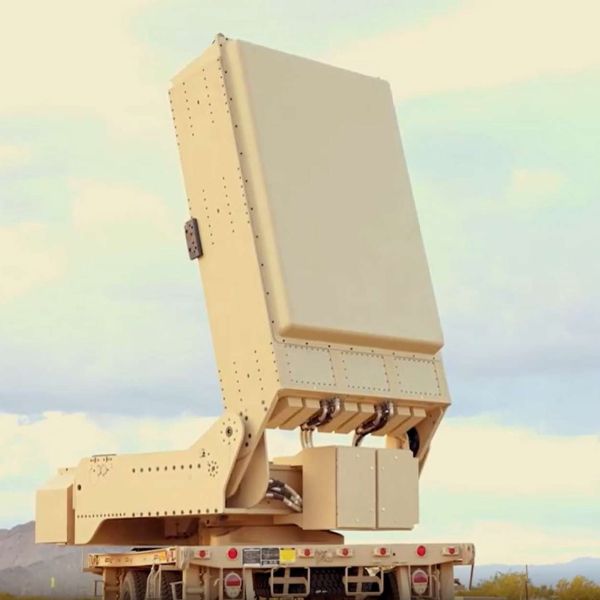 Leonidas Autonomous Robotic integrates Epirus’ high-power microwave weapon onto GDLS’s TRX unmanned tracked vehicle, delivering a mobile counter-UAS platform capable of disabling drone swarms with electromagnetic pulses while operating autonomously alongside maneuver forces (Picture source: Epirus).