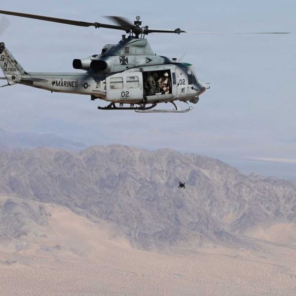 By using UH-1Y Venom helicopters as airborne control stations for Neros Archer FPV drones, the successful test allows Marines to launch and remotely guide low-cost attack drones toward targets while keeping helicopters and aircrews at safer distances from enemy air defenses. (Picture source: US Marines)