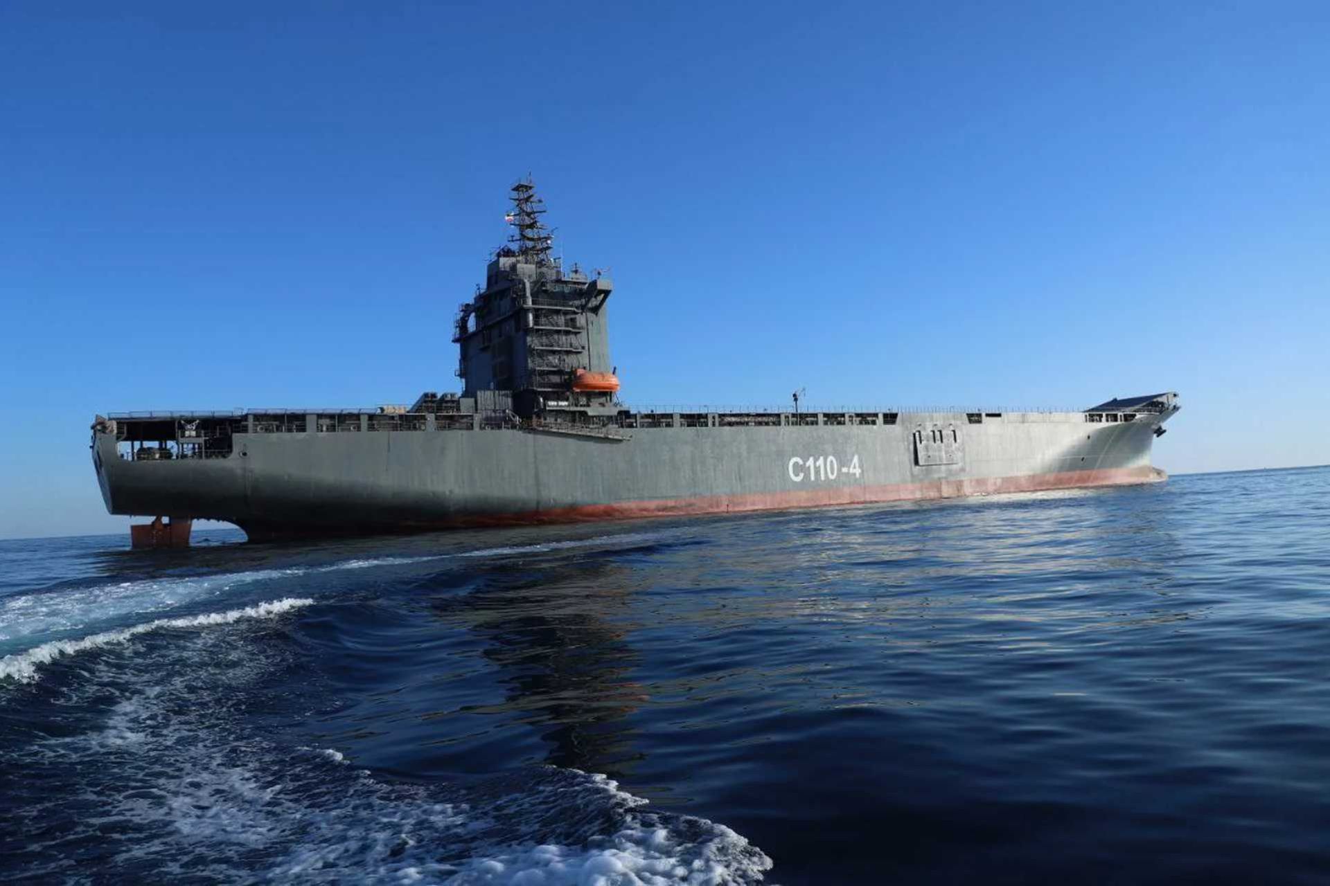 The IRIS Shahid Bagheri, pennant number C110-4, measures 240.79 meters in length, 32.2 meters in beam, and 11.7 meters in draft, with a displacement of 41,978 tons. (Picture source: Iranian MoD)