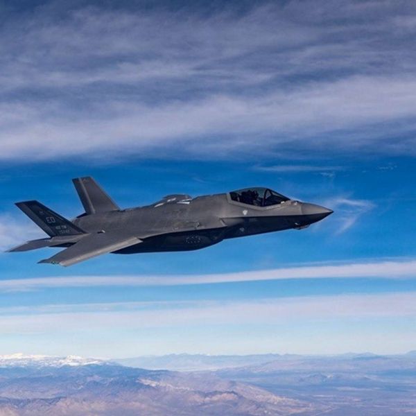 Project Overwatch equips the F-35 with onboard AI that rapidly classifies unknown emitters, shortens threat identification time, enhances sensor fusion, and speeds mission data updates, strengthening survivability and decision advantage in contested airspace (Picture source: U.S. DoW).