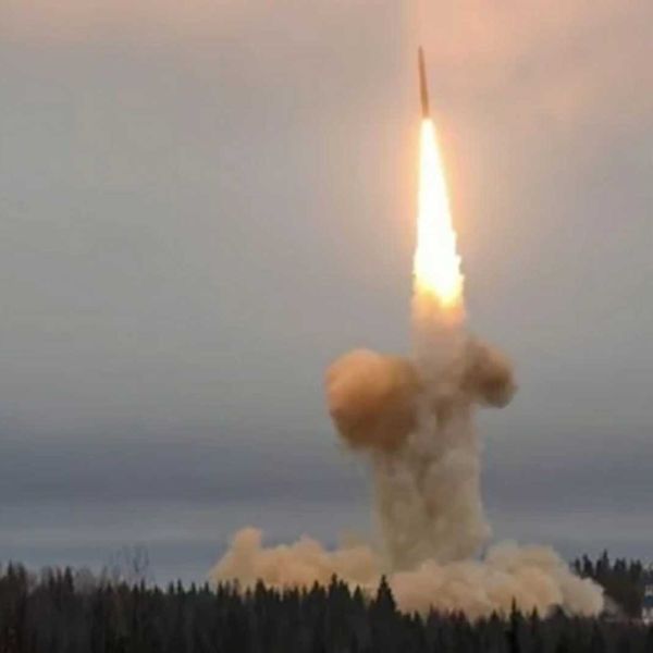 The Oreshnik, also designated SS-X-31B or SS-X-34, is an intermediate-range, ground-launched ballistic missile developed by the Moscow Institute of Thermal Technology, with ranges between 800 km and 5,000 km depending on payload mass and trajectory. (Picture source: Russian MoD)