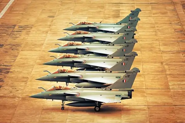 Rafale multirole fighter featuring RBE2 AESA radar, SPECTRA electronic warfare suite, and wide weapons load including Meteor BVR and SCALP deep-strike missiles, combining air-superiority, precision strike, and survivable penetration with Mach 1.8 performance and 14 hardpoints (Picture source: Indian Air Force).