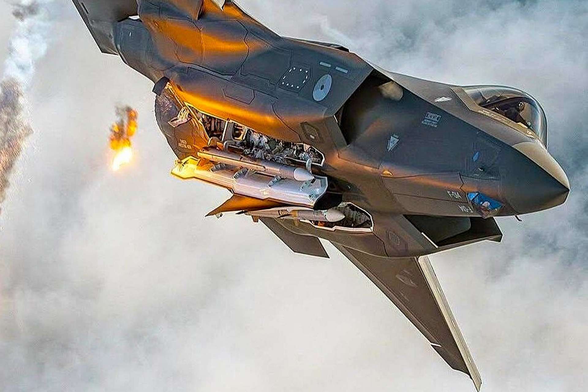 The Netherlands will conduct a feasibility study with Raytheon to locally produce American AIM-120 AMRAAM missiles, marking the first potential co-production of this beyond-visual-range air-to-air weapon with a European NATO partner (Picture Source: Dutch MoD)