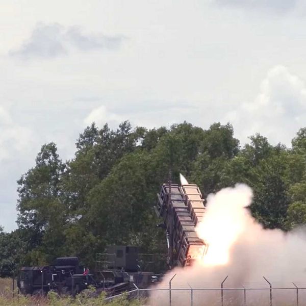 U.S. Army soldiers assigned to 1st Battalion, 1st Air Defense Artillery Regiment conduct a live-fire exercise with the Patriot PAC-3 air and missile defense system, validating ballistic missile interception capabilities and reinforcing air defense readiness in the Indo-Pacific. (Photo courtesy of U.S. Department of War).