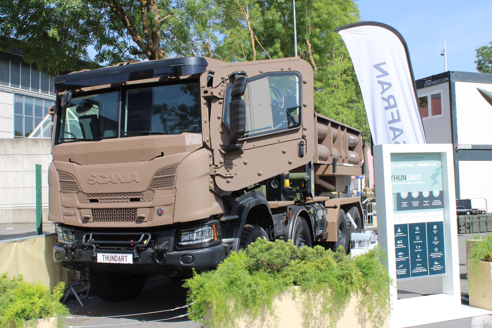 Thundart, selected by France at Eurosatory 2026, will replace aging LRU launchers with a sovereign 150 km precision strike capability using MBDA propulsion, Safran guidance, and an 8×8 launcher carrying eight rockets (Picture source: Army Recognition Group).