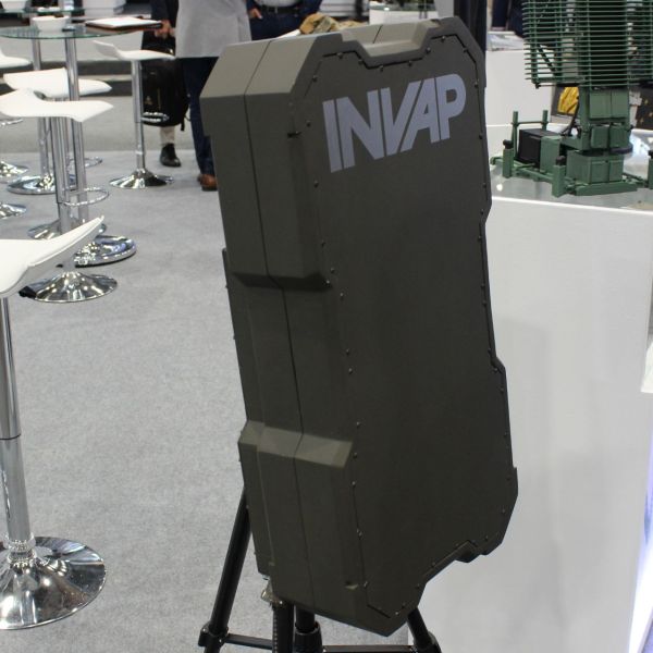 Argentina’s INVAP presents its SADEM counter-drone system at Expodefensa 2025, highlighting Latin America’s push into advanced UAS detection and neutralization.