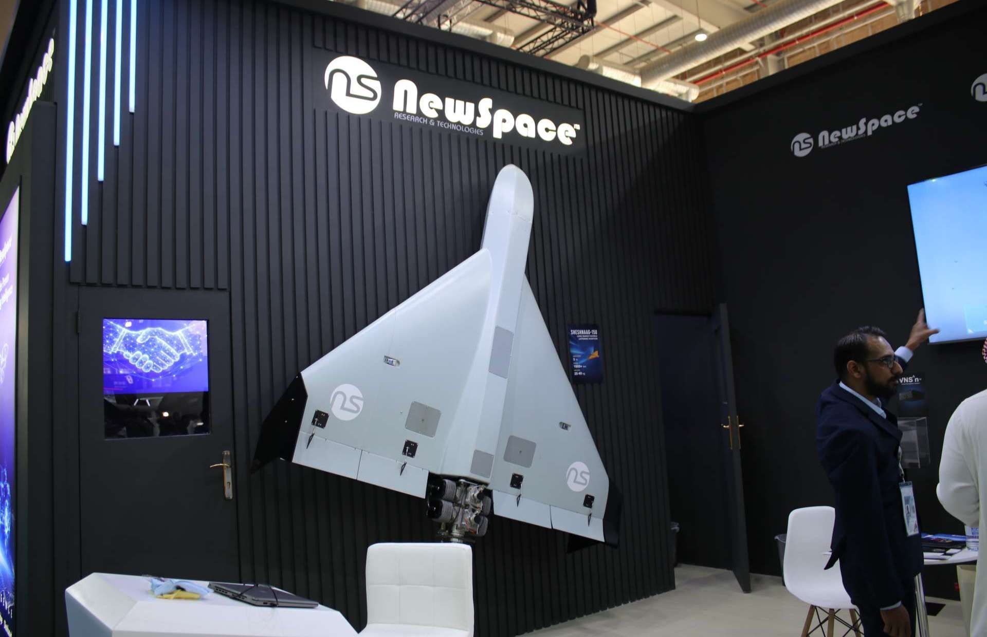 NewSpace’s Sheshnaag-150 long-range collaborative loitering munition, shown by Army Recognition at WDS in Riyadh, is designed for 1000+ km deep-strike missions with a 25-40 kg warhead class, enabling networked swarm attacks that can overwhelm air defenses while also supporting ISR and electronic warfare roles through coordinated multi-vehicle tactics (Picture source: Army Recognition Group).